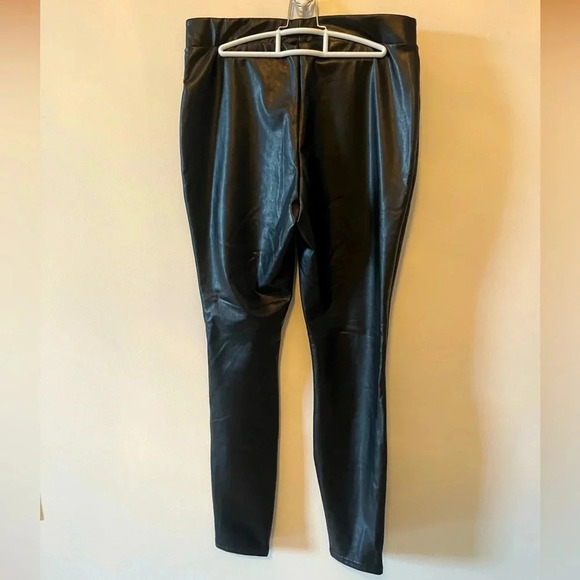 Faux Leather Leggings - Picture 4 of 9